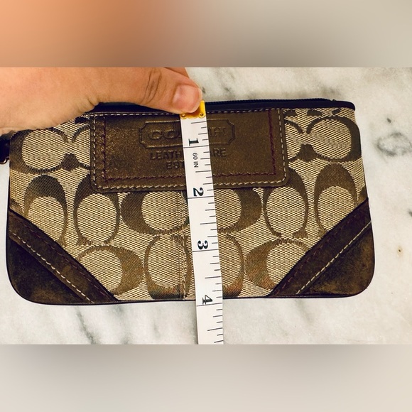 Coach Brown Signature Canvas / Suede Wristlet LNC - Picture 7 of 9